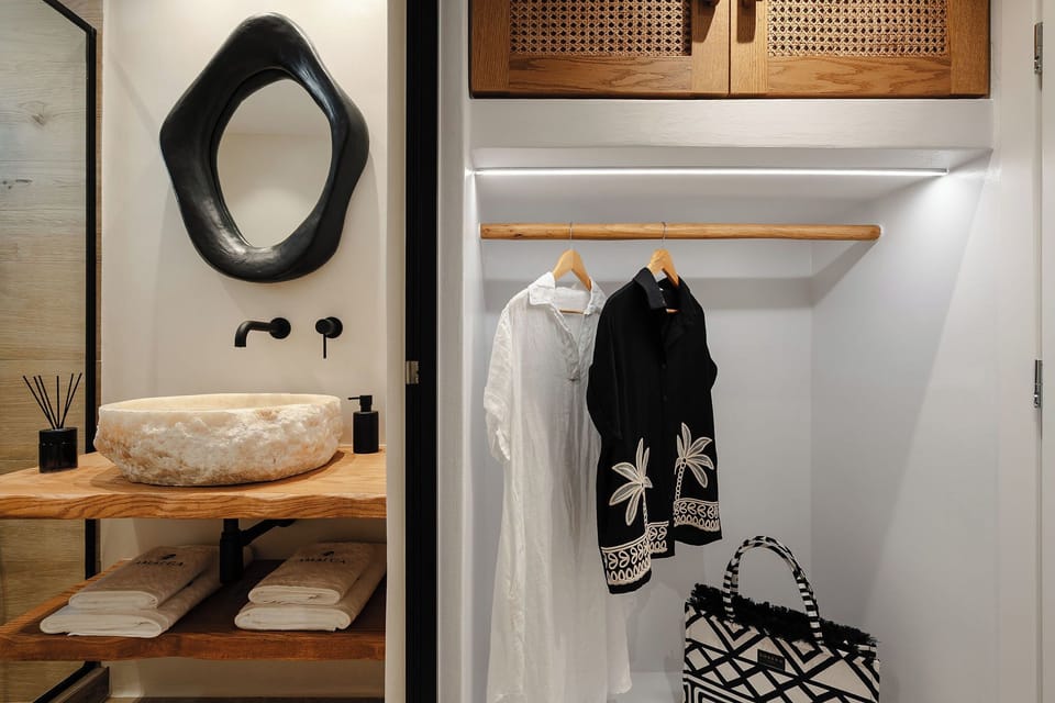 Luxury Apartment, 2 Bedrooms | Interior