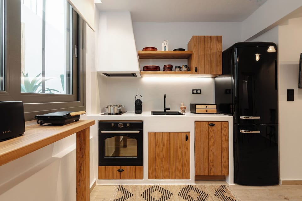 Luxury Apartment, 2 Bedrooms | Private kitchen | Espresso maker, coffee/tea maker, electric kettle
