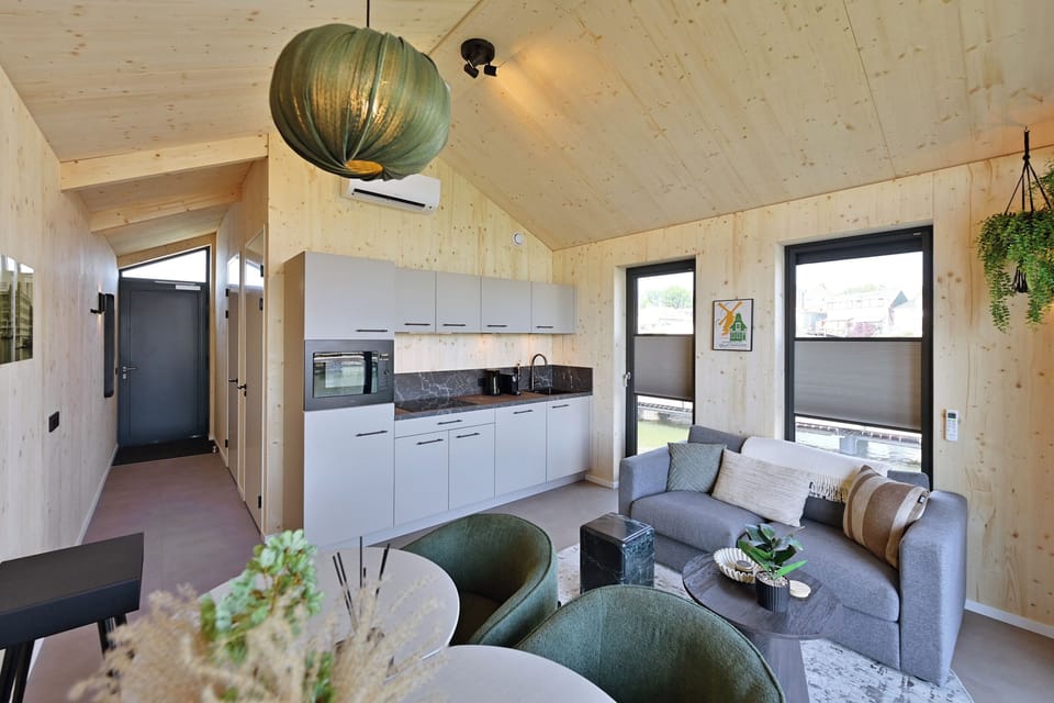 Family Cabin | Interior