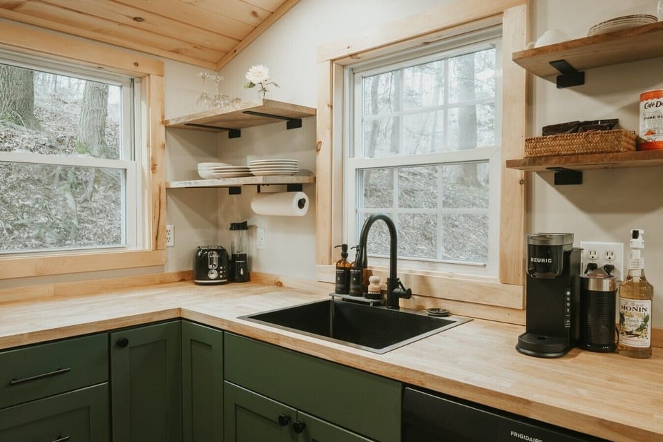 Kitchen [Cooking Basics Included]