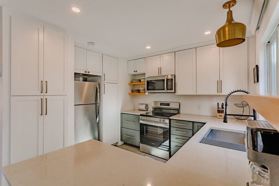 Full kitchen with stainless appliances
