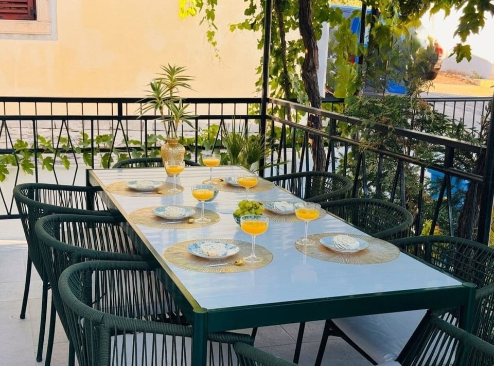 House (Four Bedroom Villa with Terrace and O) | Terrace/patio