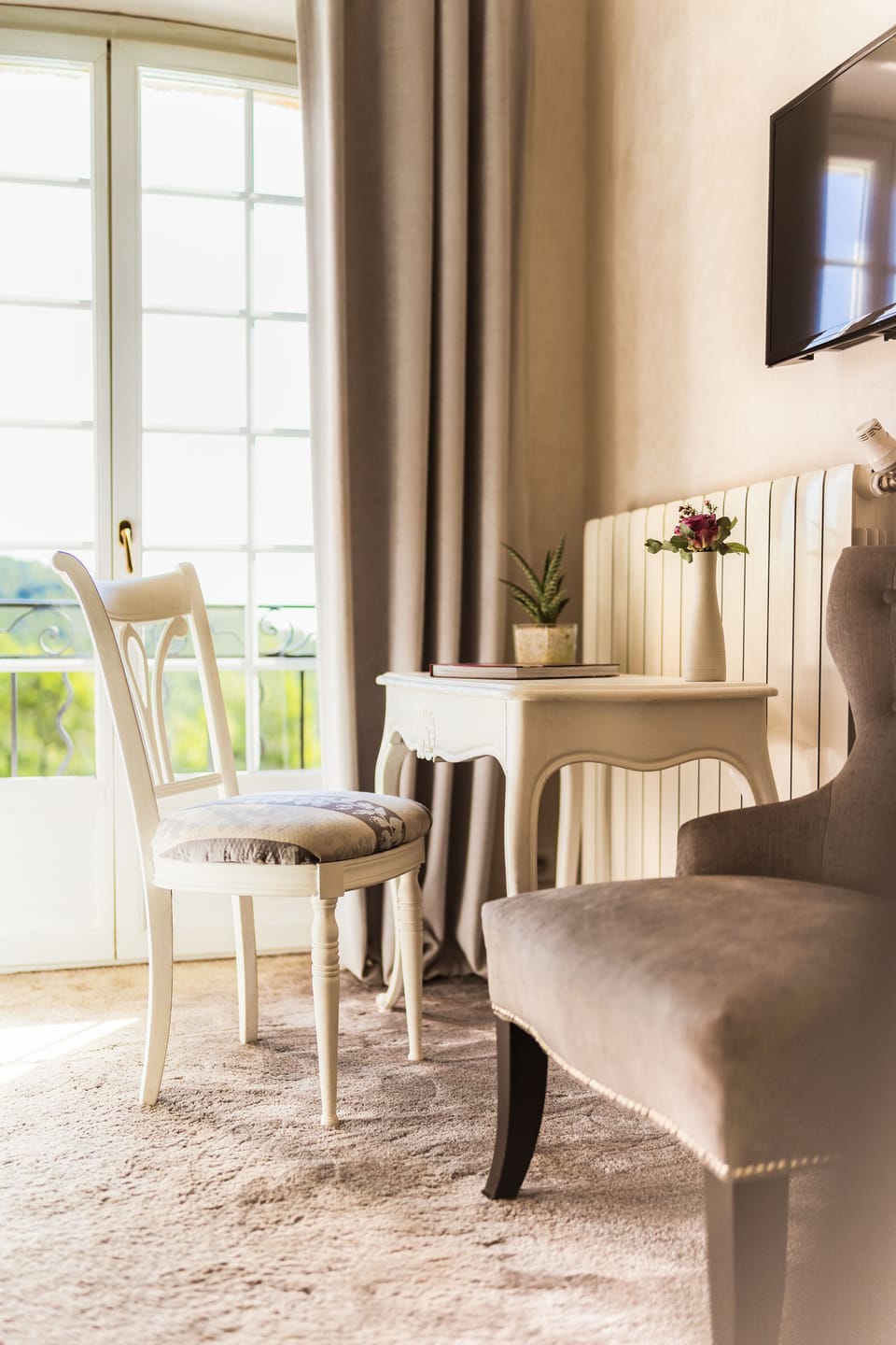 Standard Room, Spa access included (Indoor swimming pool, Sauna, Spa hot tub, Hammam) | In-room safe, individually decorated, desk, iron/ironing board