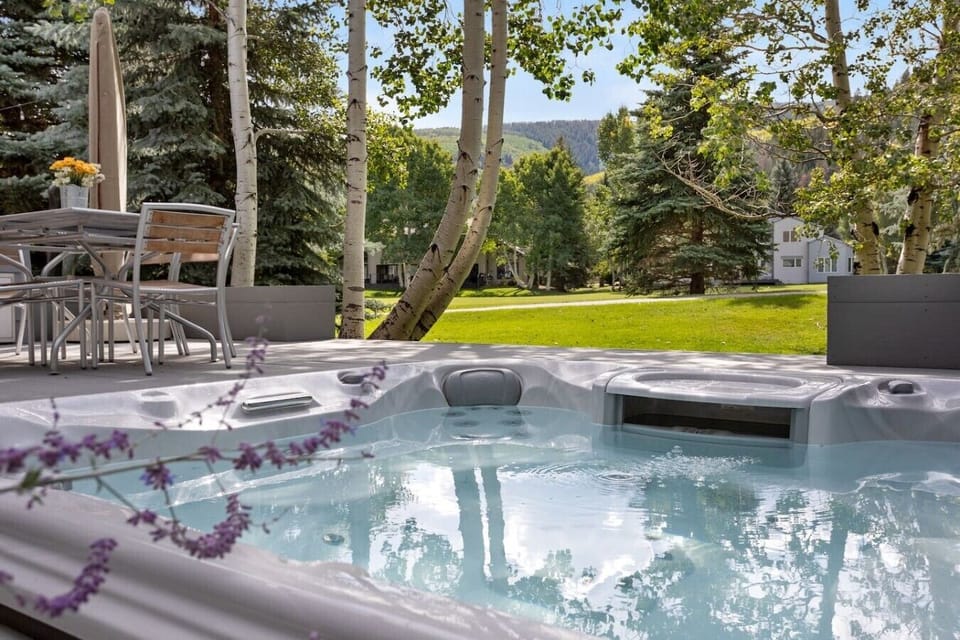 Private hot tub overlooking the golf course