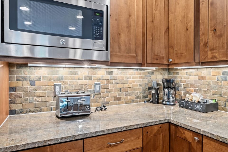 Modern, fully equipped kitchen