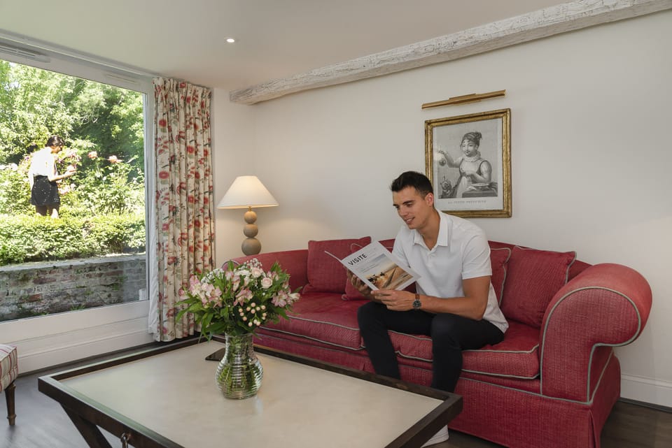 Suite | Premium bedding, memory foam beds, in-room safe, individually decorated