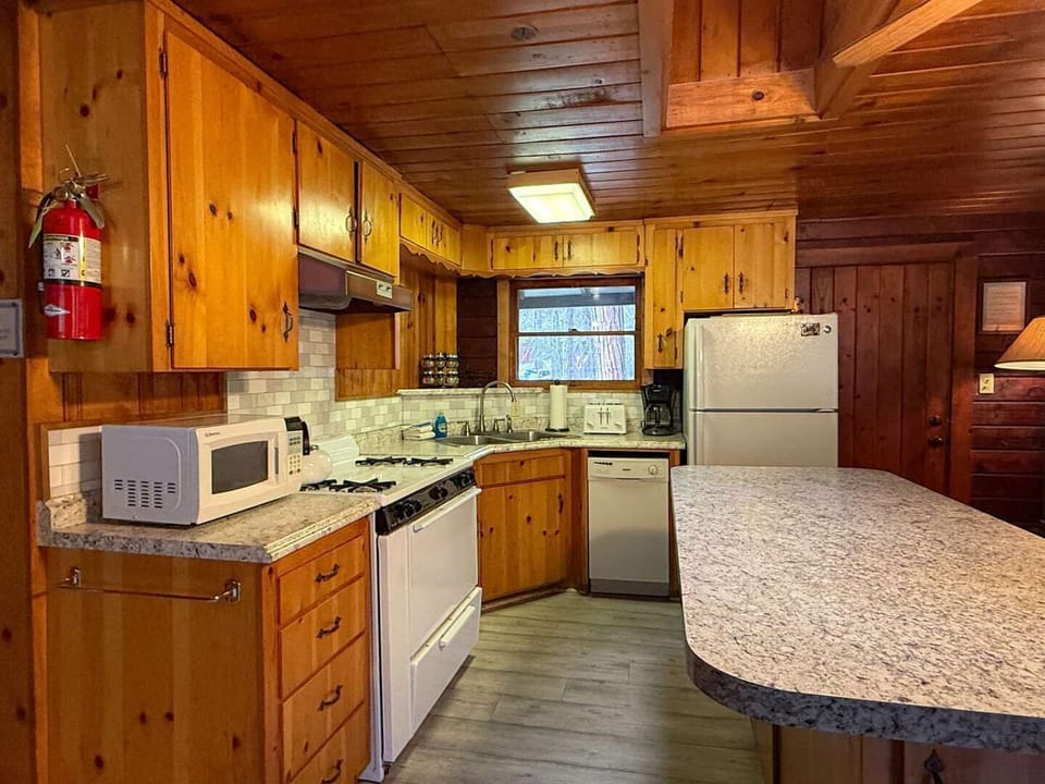 Chalet (2 Bedrooms) | Interior