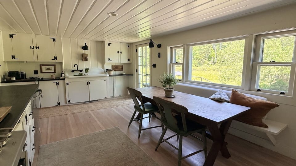 Eat-in kitchen with beautiful views