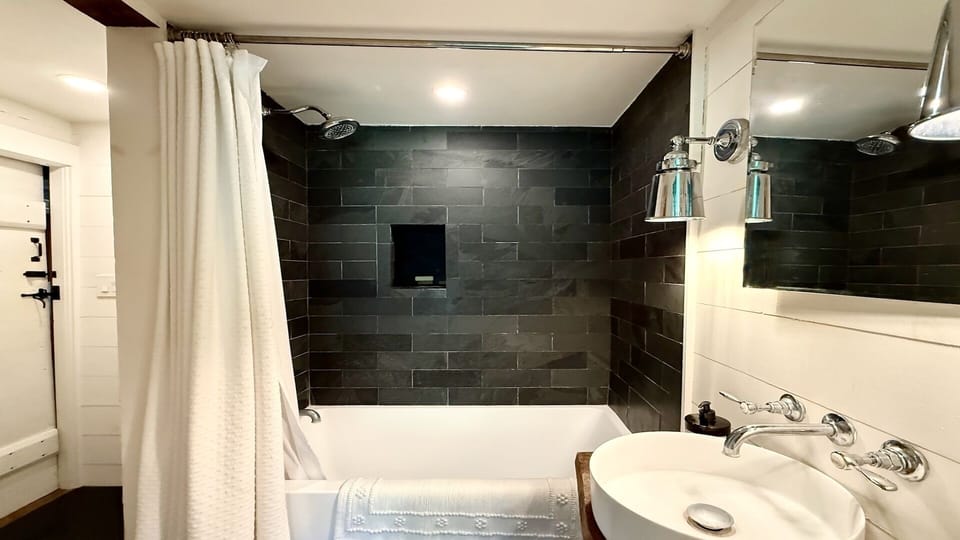 Tub/shower