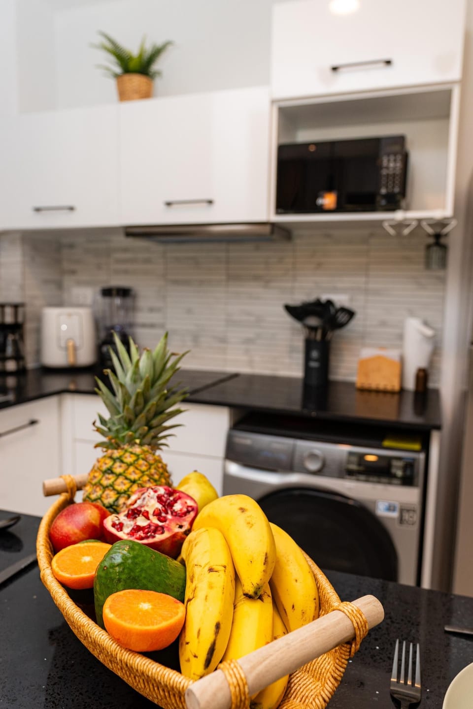 Aqua Marahou! Poolside Escape   Modern 1BR Retreat (2643)