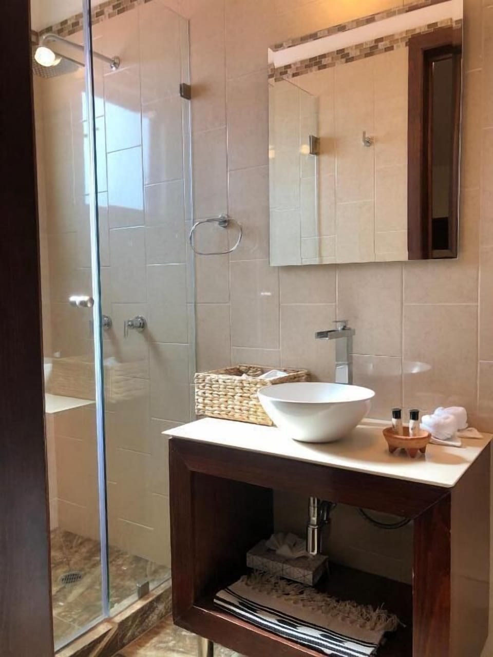 Standard Double Room | Bathroom