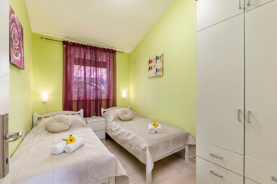 Second bedroom
