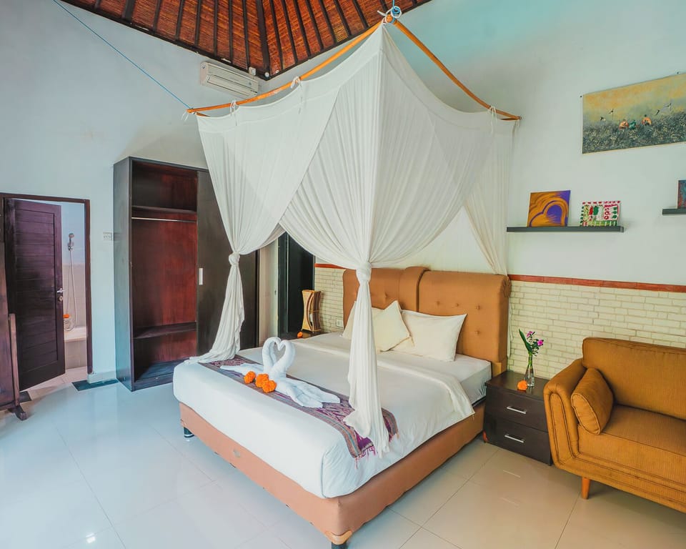 Deluxe Room | Desk, free WiFi