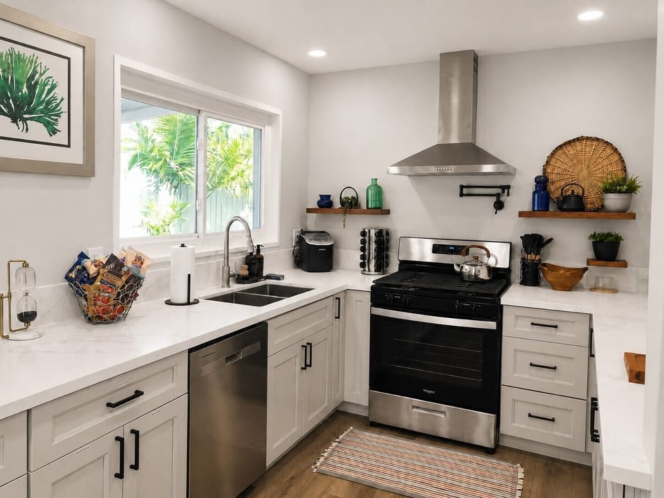 Chef kitchen, pot filler and gas convention oven, dishwasher, counter ice maker