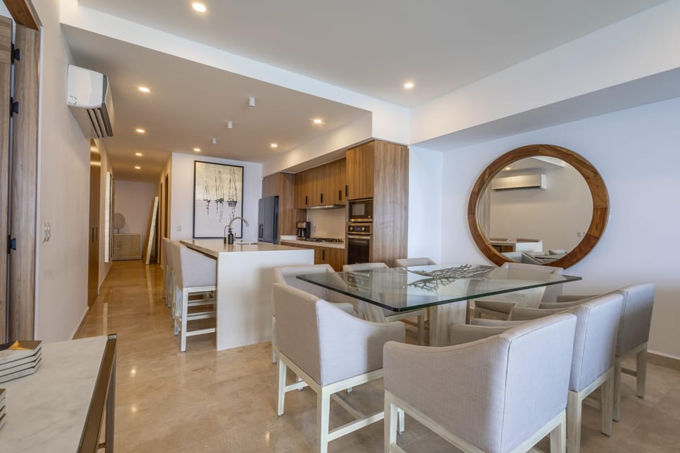 Condo - Image 11