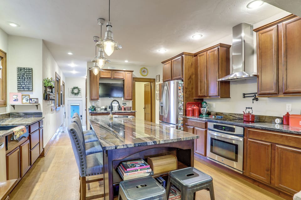 Kitchen | Main Floor