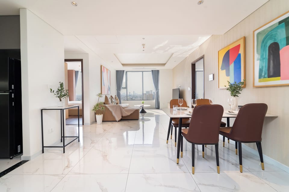 Comfort Apartment, 2 Bedrooms, City View | Dining