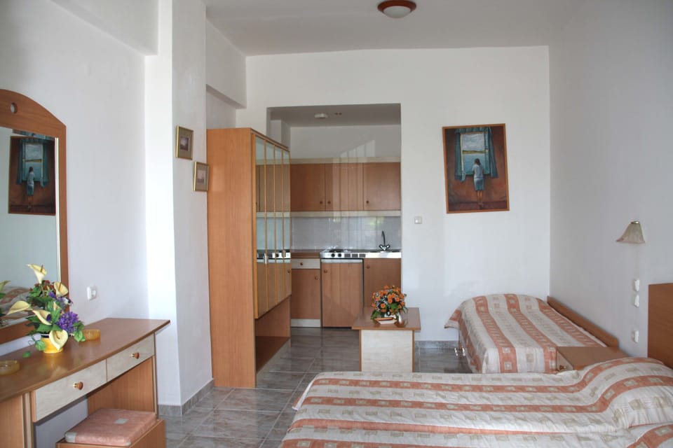 Triple Room | In-room safe, blackout drapes, soundproofing, iron/ironing board