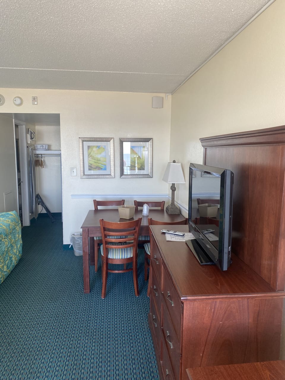 Classic Studio Suite | Individually decorated, individually furnished, free WiFi, bed sheets