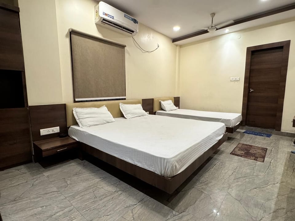 Deluxe Double Room | WiFi (free), bed sheets