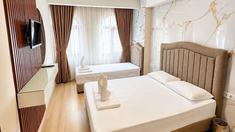 Triple Room, City View | Free WiFi