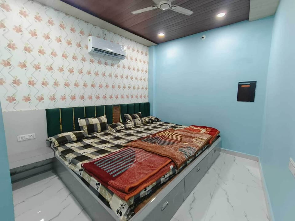 Comfort Quadruple Room, City View | Soundproofing, iron/ironing board (on request), WiFi (free)