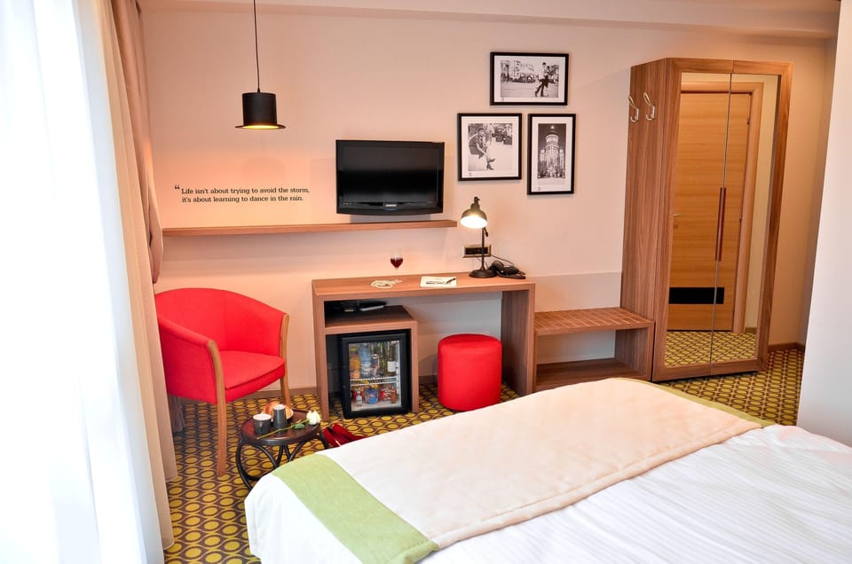 In-room safe, free WiFi