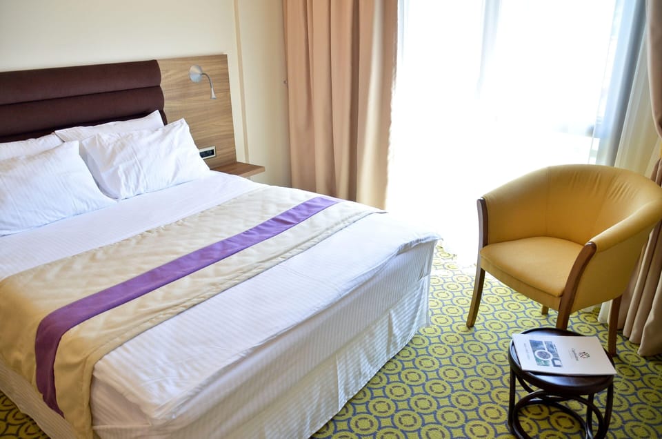 In-room safe, free WiFi