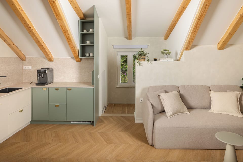 Mayiva Royal House Center Hvar - Breathtaking Penthouse Terrace & Large Sun Terrace | Living area | 43-inch Smart TV with satellite channels, Netflix, streaming services