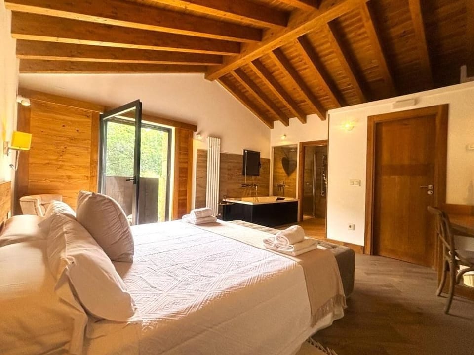 Premium Suite, 1 King Bed, Balcony, River View | Premium bedding, memory foam beds, individually decorated