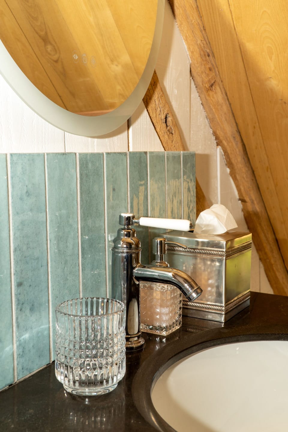 Double Room, Ensuite (2) | Bathroom | Shower, hair dryer, slippers, towels