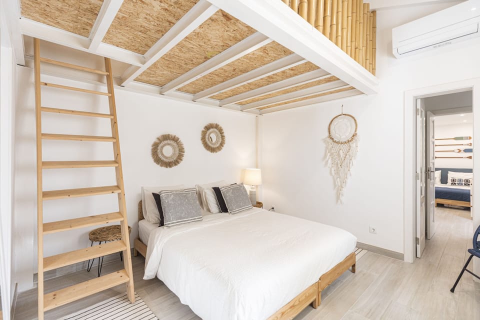 Estoril Contemporary Garden Villa by Cadenzalux Villa in Estoril