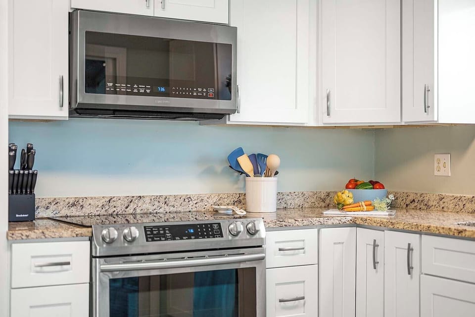 Enjoy Preparing Meals in this Cozy Bungalow