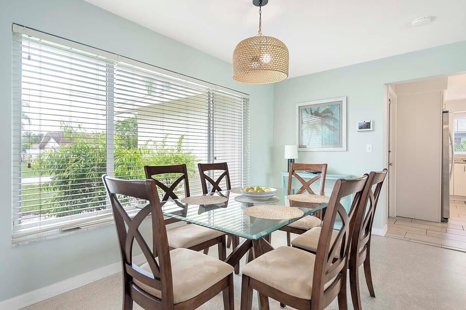Dining with Garden View and Seating for Six