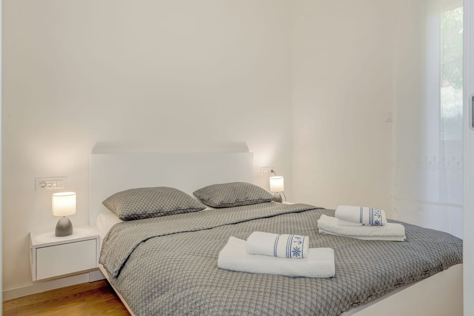 Soundproofing, iron/ironing board, free WiFi