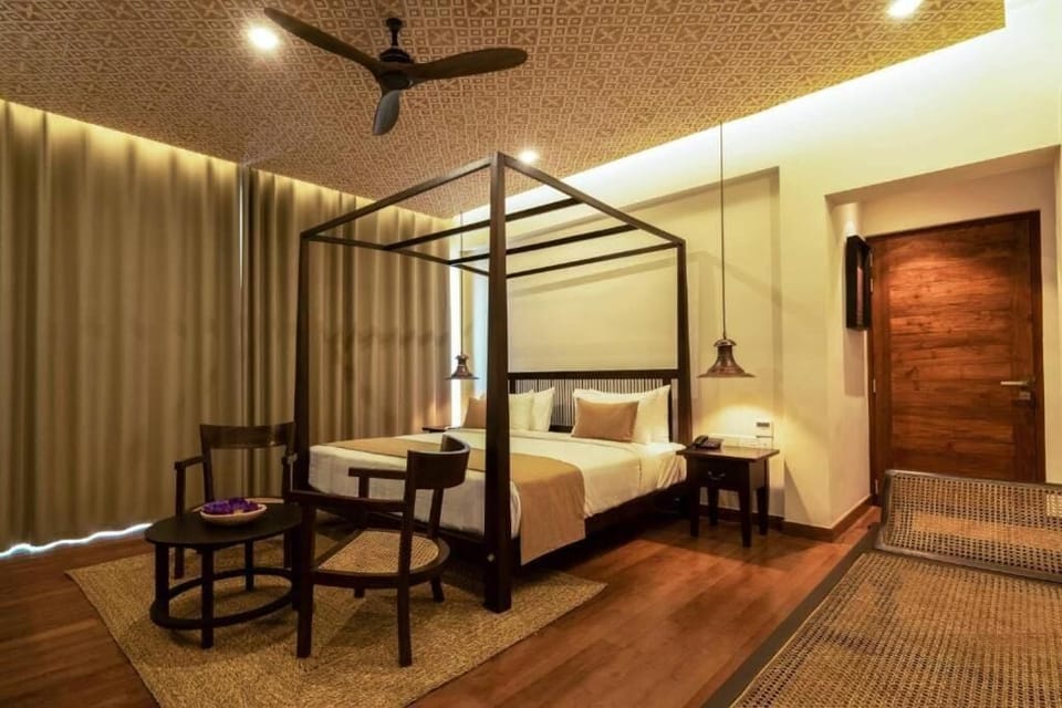 Deluxe Double Room, Balcony, Mountain View | Laptop workspace, free WiFi