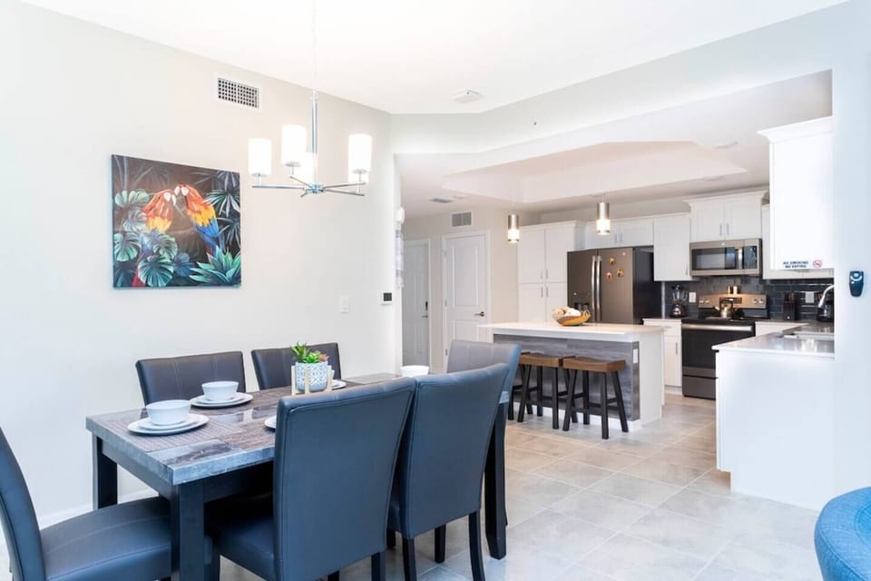 An elegant and rustic style, our dining area is perfect for quality time with your loved ones, while you prepare the most delicious plate at out equipped kitchen.