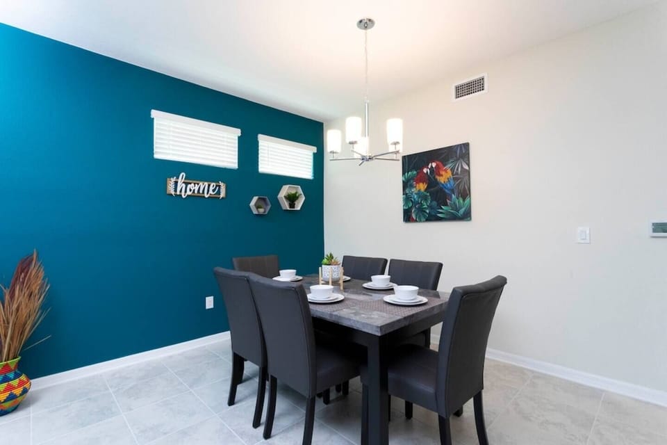 An elegant and rustic style, our dining area is perfect for quality time with your loved ones, while you prepare the most delicious plate at out equipped kitchen.
