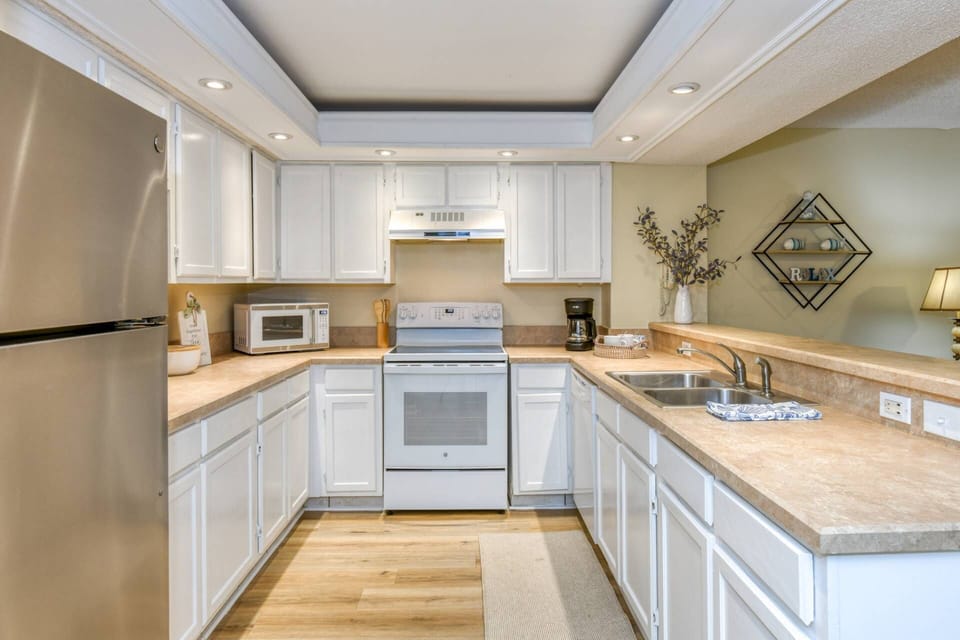 The kitchen has been fully stocked with brand-new items, so you are sure to have everything you need to prepare your favorite foods and drinks.