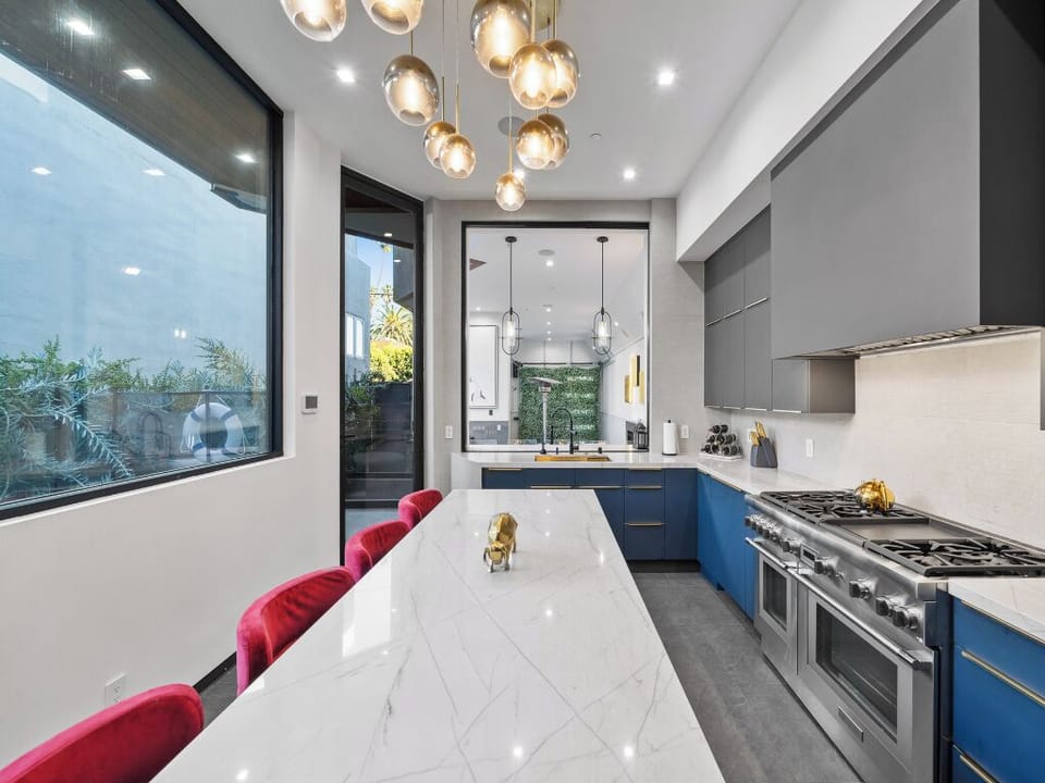 Apartment (5 Bedrooms) | Exterior