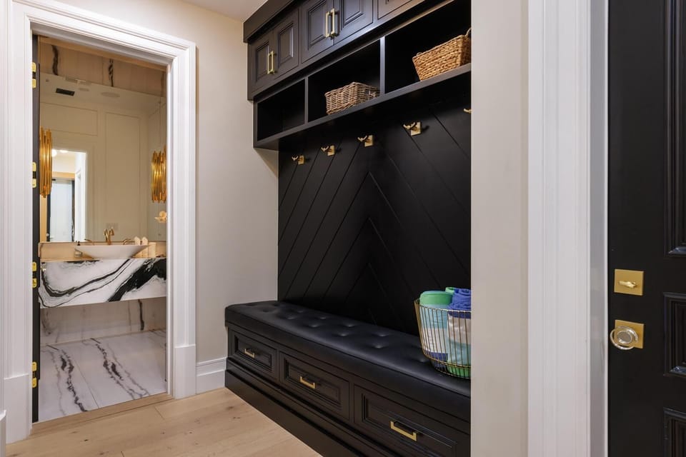 Apartment (5 Bedrooms) | Bathroom | Shower