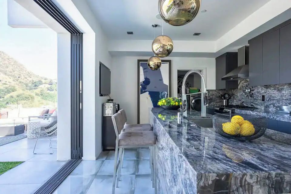 Apartment (4 Bedrooms) | Exterior