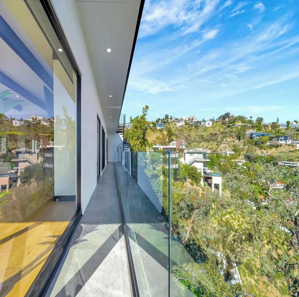 Apartment (4 Bedrooms) | Exterior