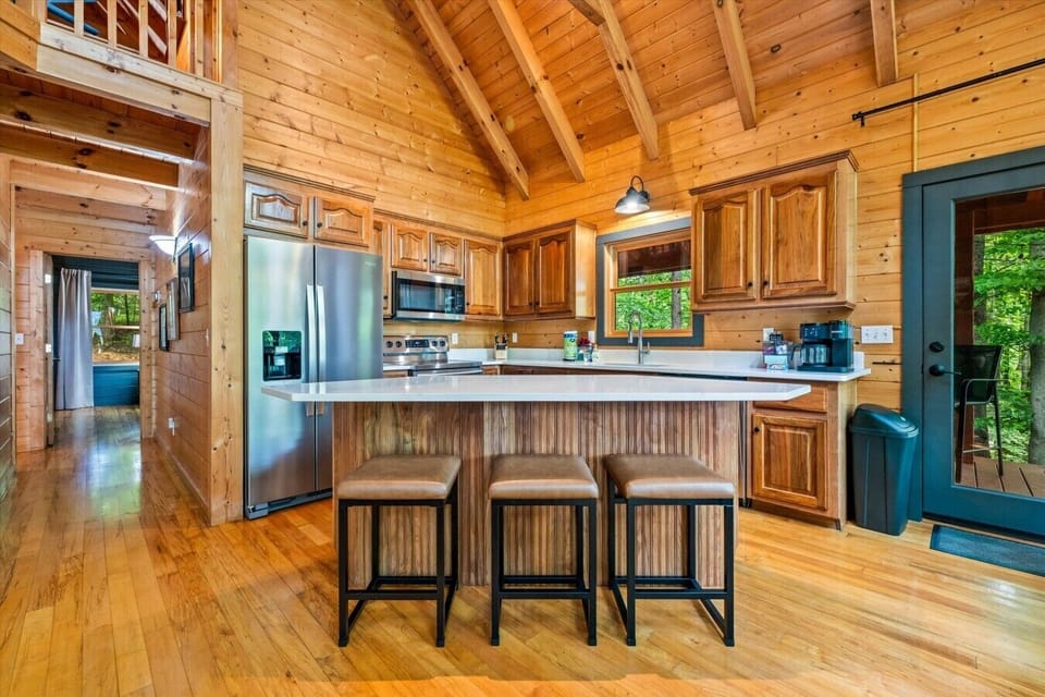 Sevierville-Cabin-Honeysuckle-Haven-Interior-Kitchen