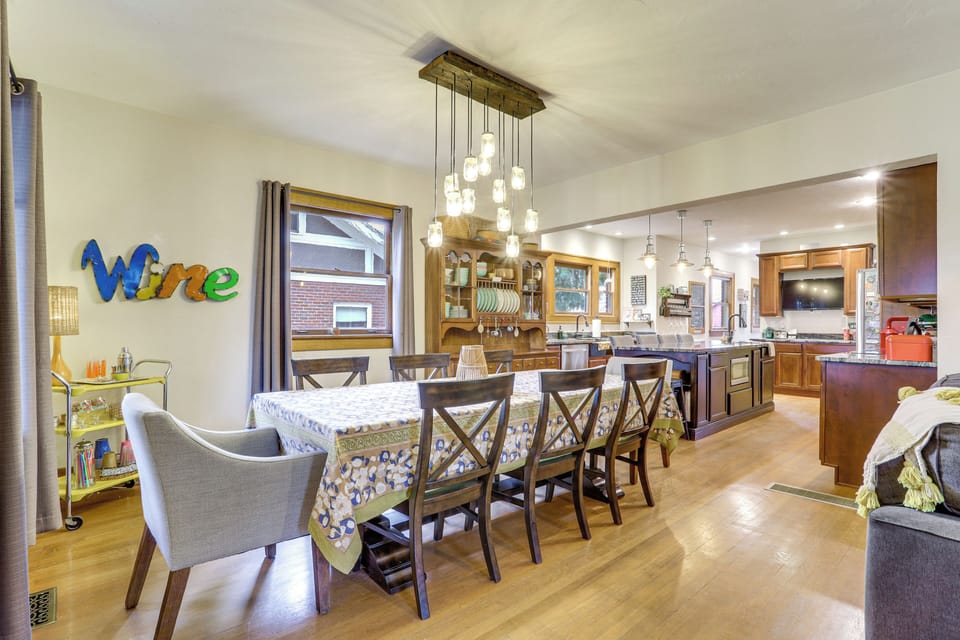 House (4 Bedrooms) | Interior