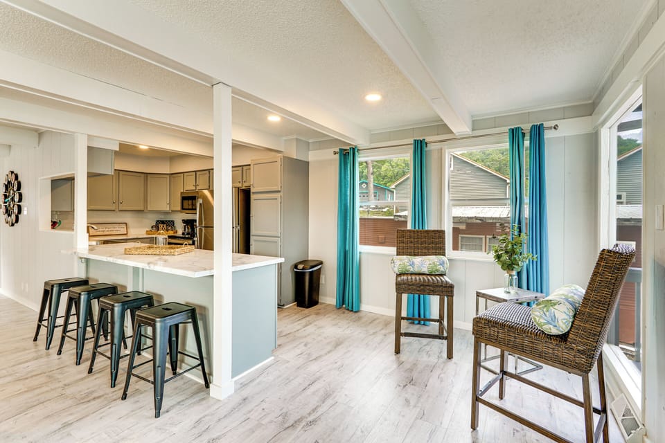 House (2 Bedrooms) | Interior