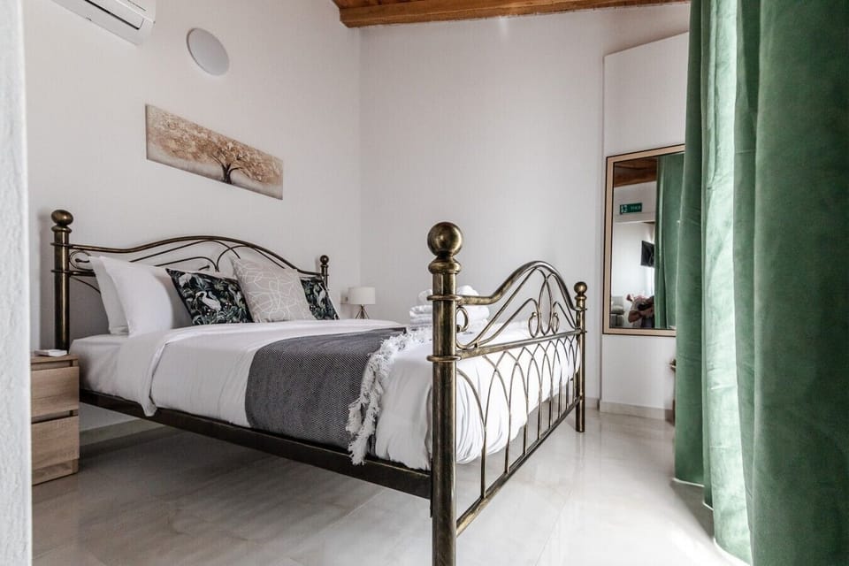 Modern bedroom!