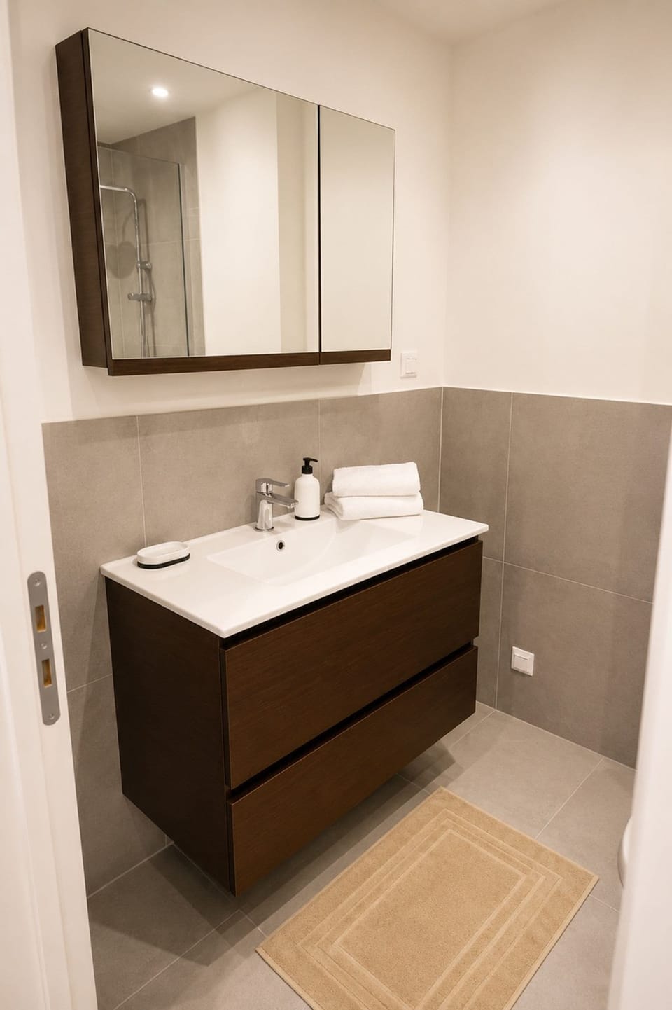 LIV - Upscale Athenian Apartment 4A Apartment in Athens