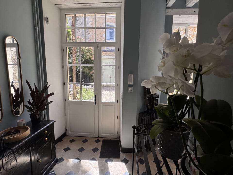 Room, 3 Bedrooms, Ensuite | Lobby