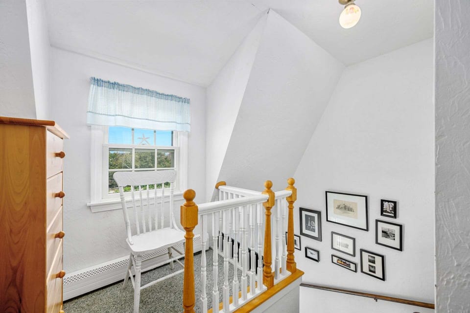 Sitting area at top of stairs